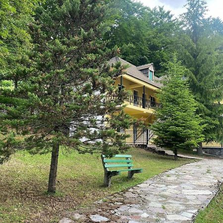 Отель Bujtina Te Grima Тети Экстерьер фото